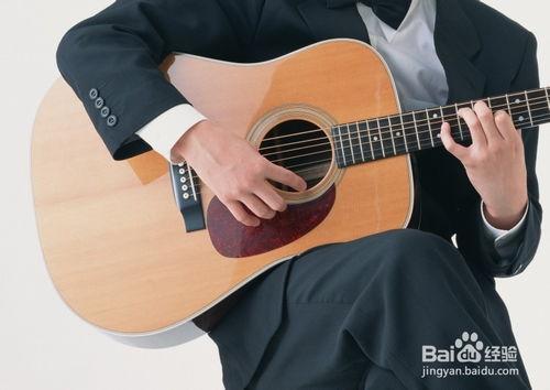 郑钧吉他照片,弹奏岁月，谱写人生