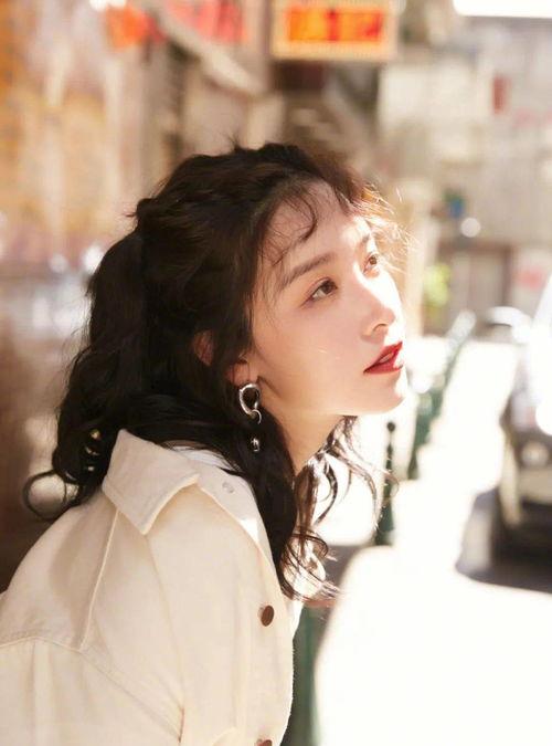 前女友露脸生活照,揭秘她的日常点滴