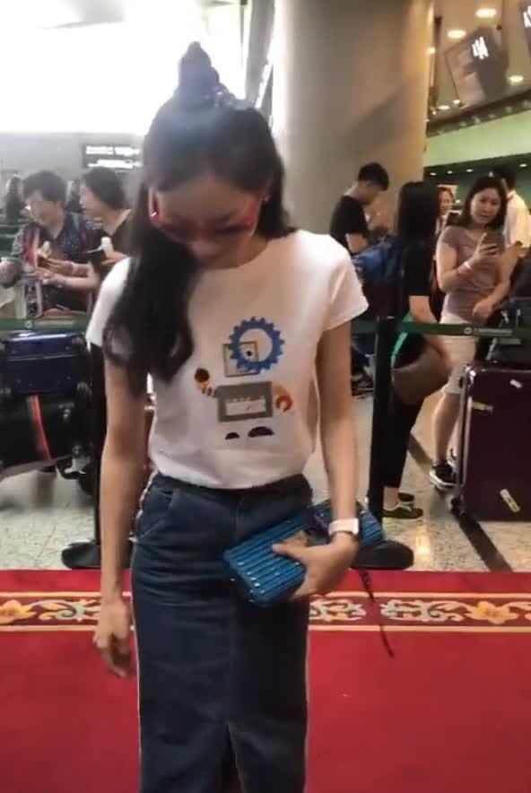 明星擦鞋,揭秘明星日常生活中的接地气瞬间